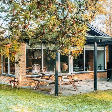 2 Person Holiday Home In Tarm Fjerbæk Exteriér fotografie
